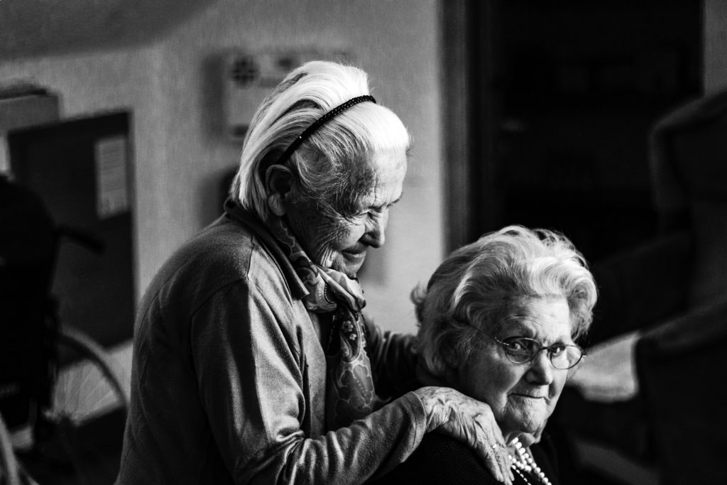 abuso en hogares de ancianos
